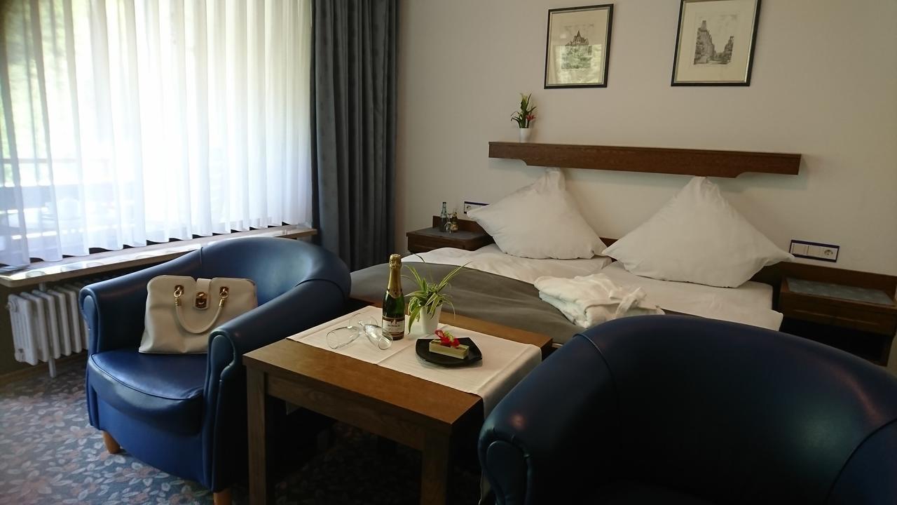 Cafe Blaich - Hotel Garni Höfen an der Enz Eksteriør billede