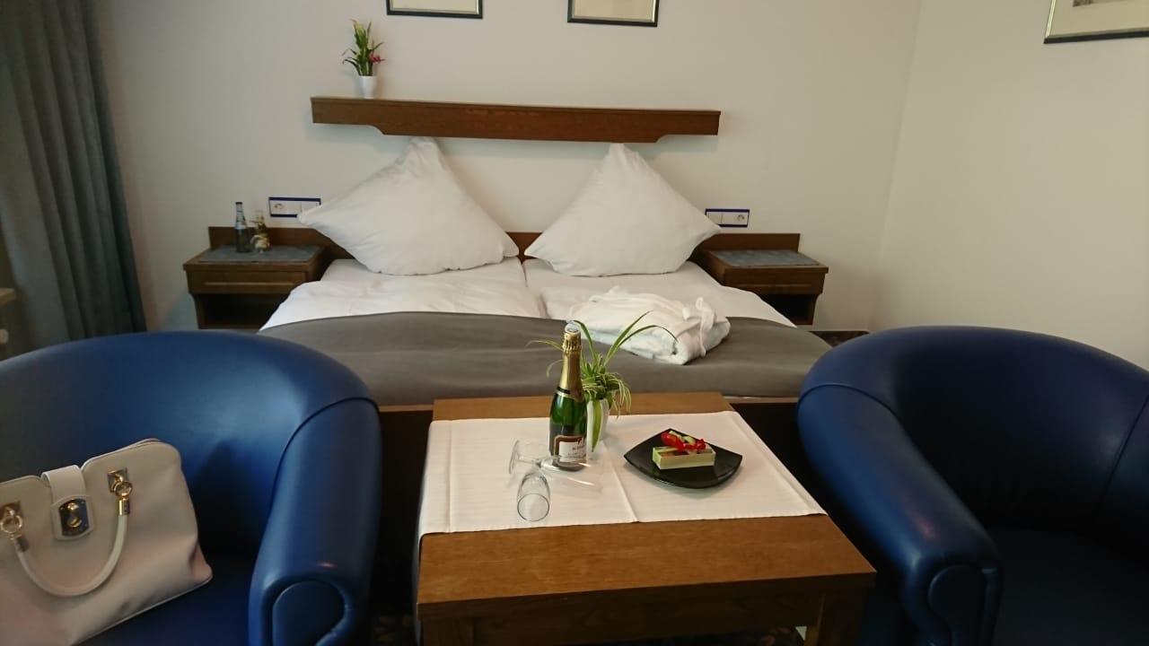 Cafe Blaich - Hotel Garni Höfen an der Enz Eksteriør billede
